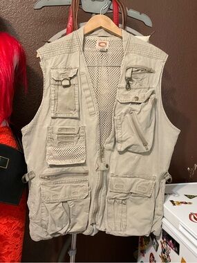 Banana Republic Men's Multi-Pocket Utility Fishing or multipurpose vest